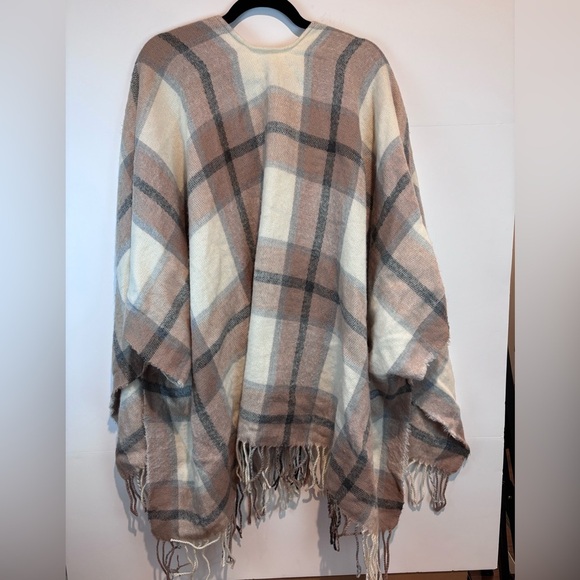 Plaid Fringe Open Front Poncho Wrap – Tan, Cream & Gray Checkered Shawl - Picture 9 of 13
